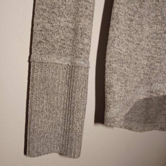 Abercrombie & Fitch Knit Side Wrap Cozy Top - Picture 4 of 7